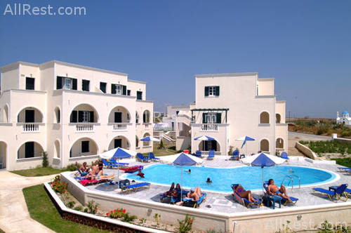 Golden Sun Studios & Apartments 